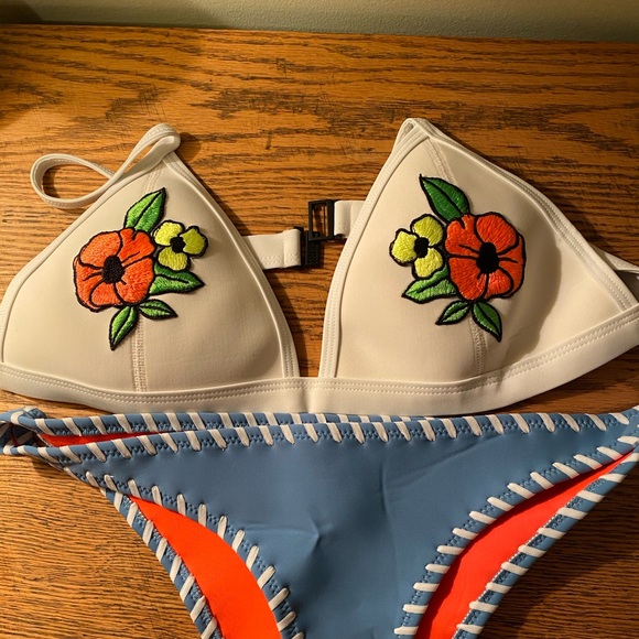 Triangl Bikini Top Flowers